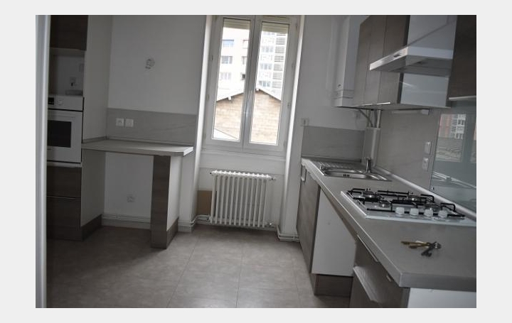 Réseau Immo-diffusion : Appartement P3  MACON  78 m2 784 € 