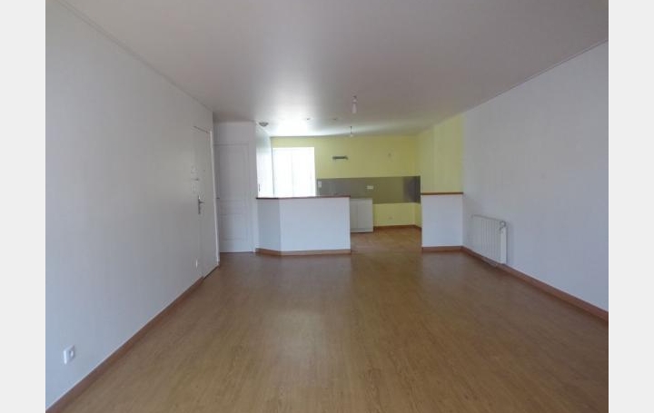 Réseau Immo-diffusion : Appartement P4  CRECHES-SUR-SAONE  93 m2 730 € 