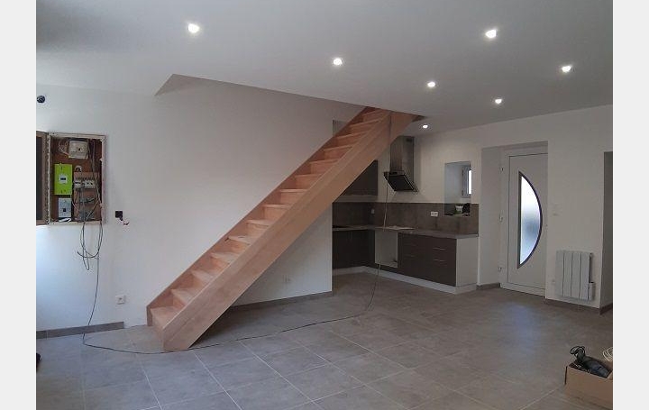 Réseau Immo-diffusion : Appartement P5  SALORNAY-SUR-GUYE  115 m2 750 € 
