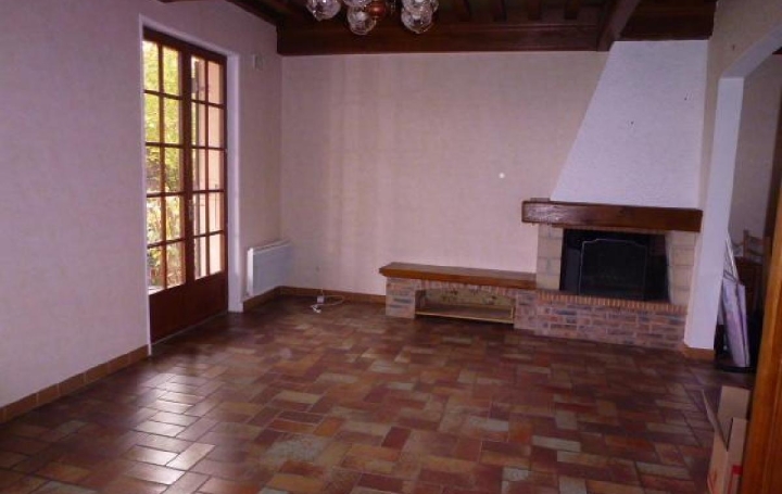 Maison CLESSE (71260)  117 m2 1 000 € 