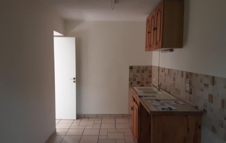 Maison PRISSE (71960)  124 m2 872 € 