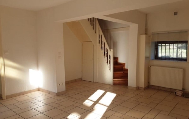 Maison PRISSE (71960)  124 m2 872 € 
