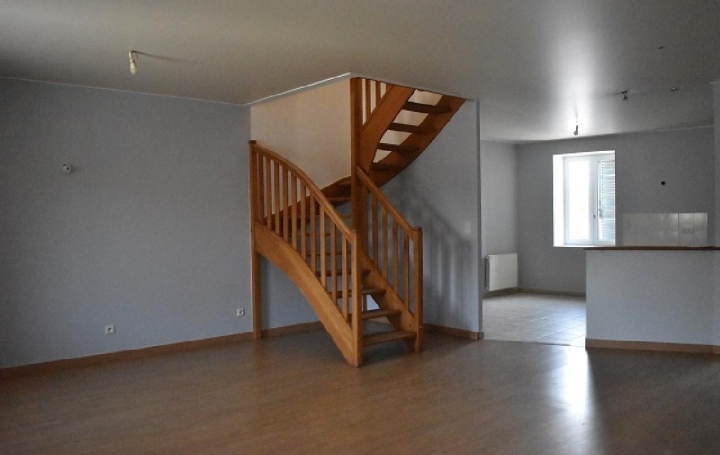 Réseau Immo-diffusion : Appartement P5  CRECHES-SUR-SAONE  110 m2 730 € 