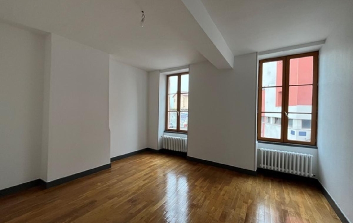 3 Pièces MACON (71000)  78 m2 800 € 