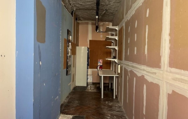 Local commercial MACON (71000)  130 m2 2 190 € 