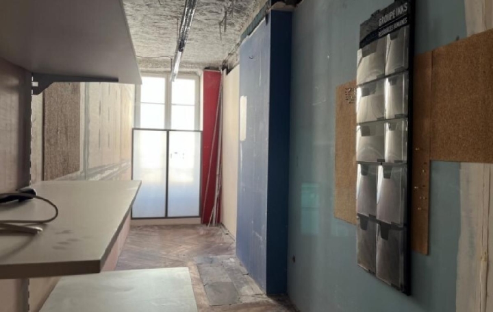 Local commercial MACON (71000)  130 m2 2 190 € 