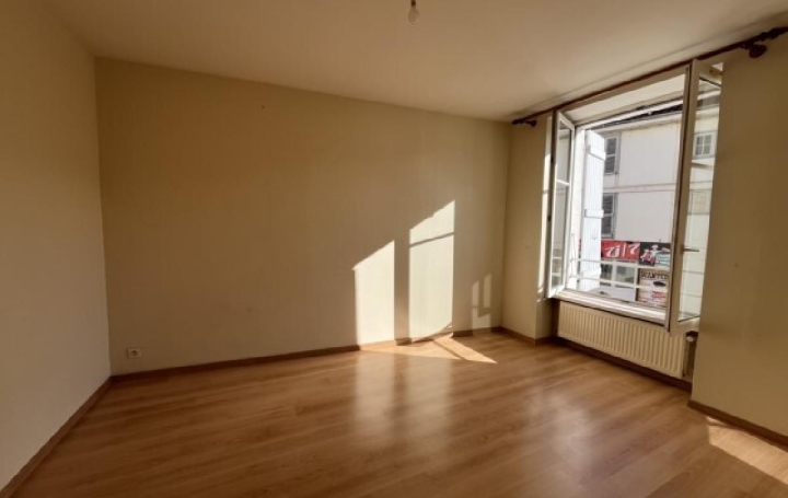 3 Pièces MACON (71000)  75 m2 585 € 