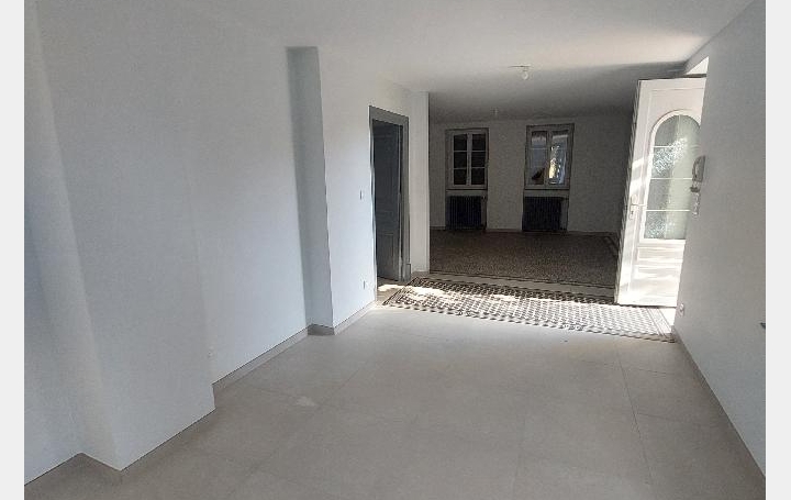 Maison MACON (71000)  124 m2 1 420 € 