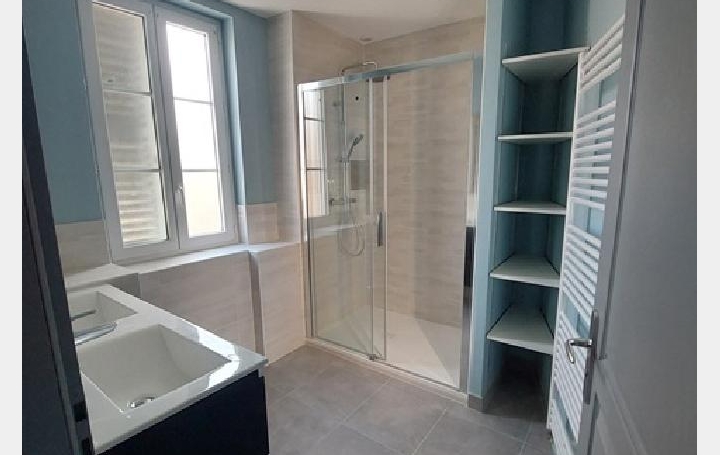 Maison MACON (71000)  124 m2 1 420 € 