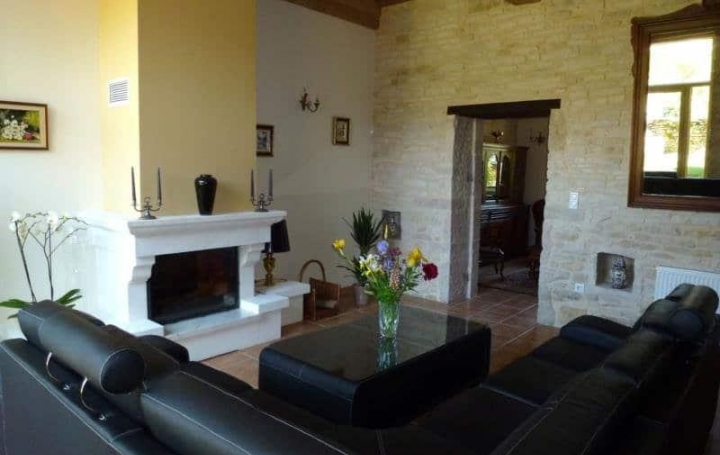 Réseau Immo-diffusion : Maison  CRUZILLE  188 m2 298 000 € 