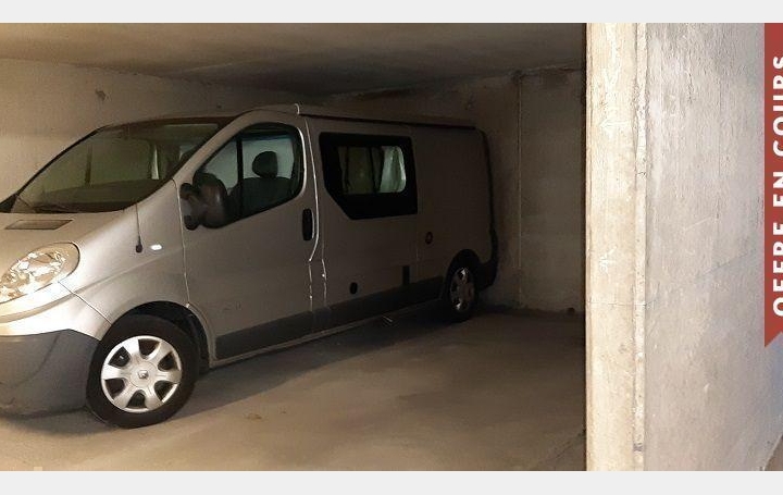 Réseau Immo-diffusion : Parking  MACON   9 000 € 