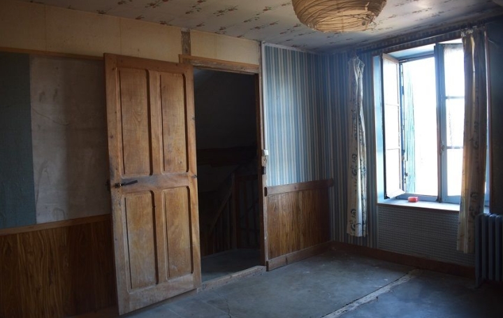 Maison SALORNAY-SUR-GUYE (71250)  111 m2 120 000 € 