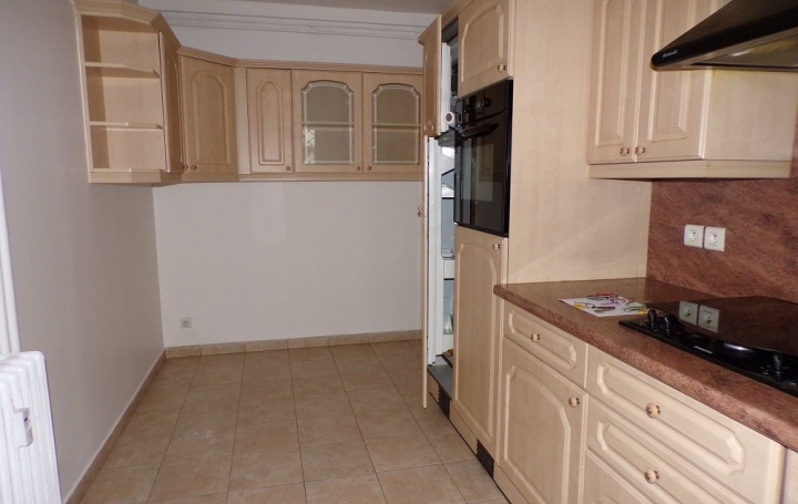 4 Pièces MACON (71000)  114 m2 185 000 € 