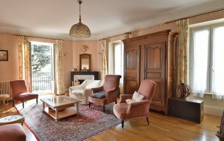 Maison MACON (71000)  280 m2 319 000 € 