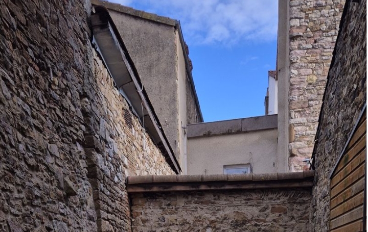 4 Pièces MACON (71000)  155 m2 216 000 € 