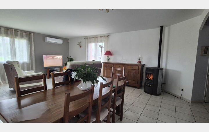 Maison PERONNE (71260)  149 m2 335 000 € 