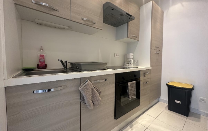 1 Pièce LE MANS (72100)  25 m2 560 € 