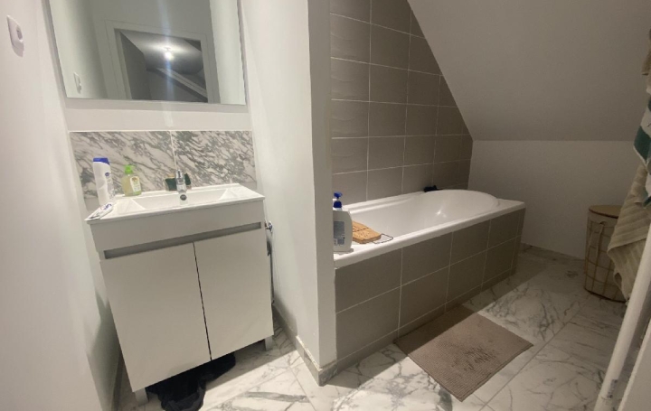 6 Pièces LE MANS (72000)  75 m2 208 805 € 