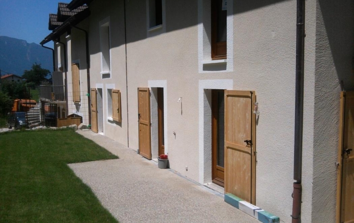 Réseau Immo-diffusion : Appartement P3  VIVIERS-DU-LAC  95 m2 1 050 € 