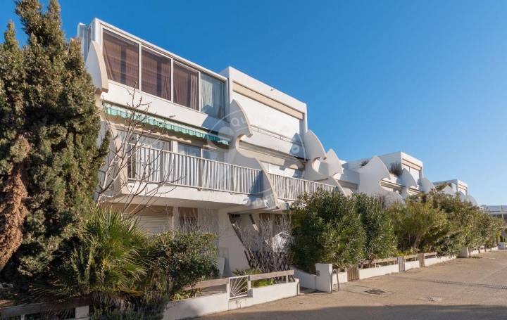 3 Pièces LE GRAU-DU-ROI (30240)  45 m2 374 € 