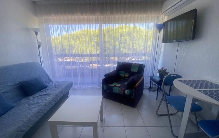 Studio LE GRAU-DU-ROI (30240)  18 m2 210 € 