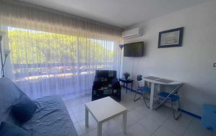 Studio LE GRAU-DU-ROI (30240)  18 m2 210 € 