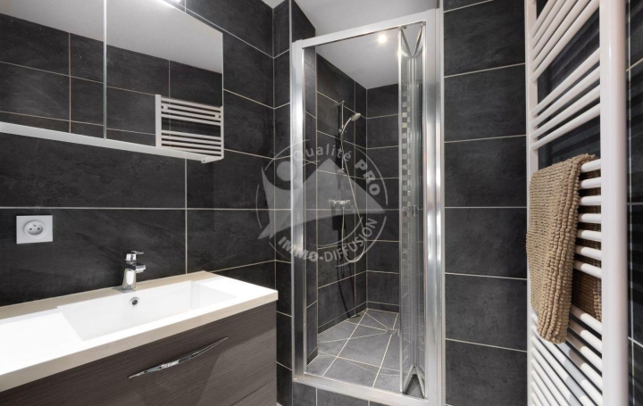 4 Pièces LE GRAU-DU-ROI (30240)  70 m2 1 067 € 