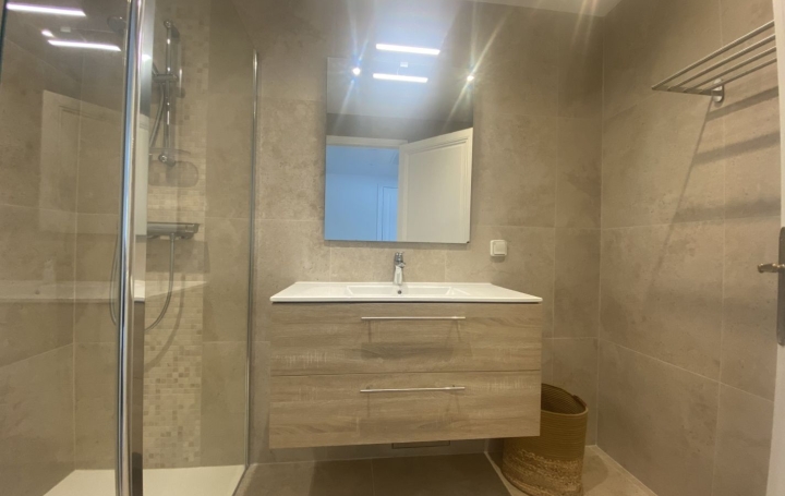 3 Pièces LE GRAU-DU-ROI (30240)  93 m2 440 € 