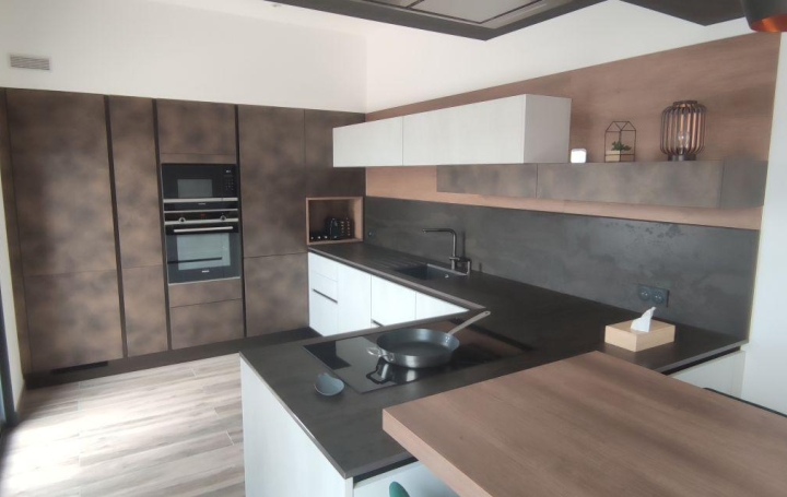 3 Pièces LE GRAU-DU-ROI (30240)  72 m2 520 € 