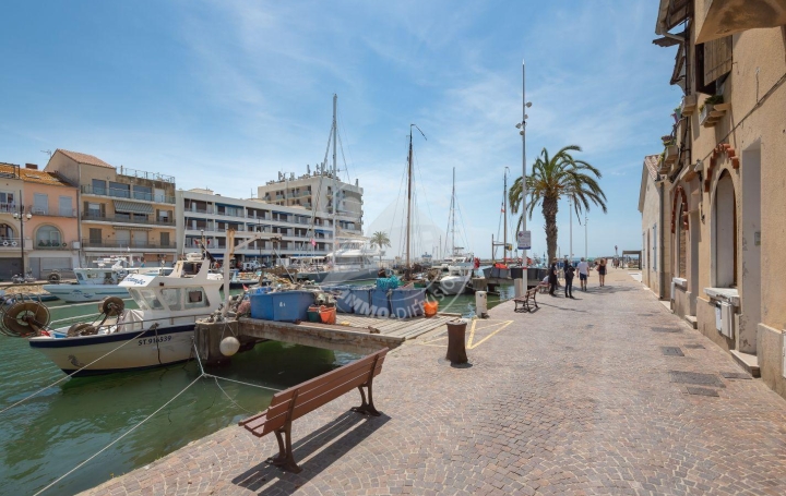 Local / Bureau LE GRAU-DU-ROI (30240) 37 m<sup>2</sup> 1 050 € 