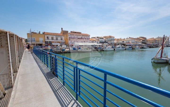 Local commercial LE GRAU-DU-ROI (30240)  37 m2 1 050 € 