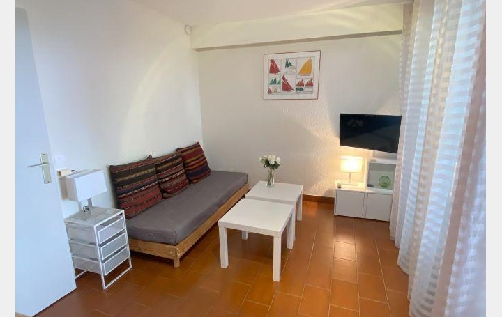 Studio LE GRAU-DU-ROI (30240)  24 m2 270 € 