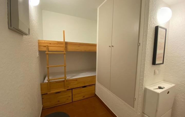 Studio LE GRAU-DU-ROI (30240)  24 m2 270 € 