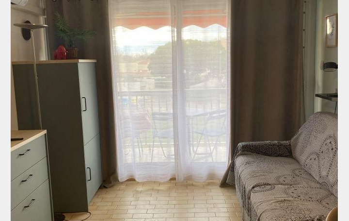 Studio LE GRAU-DU-ROI (30240)  22 m2 260 € 