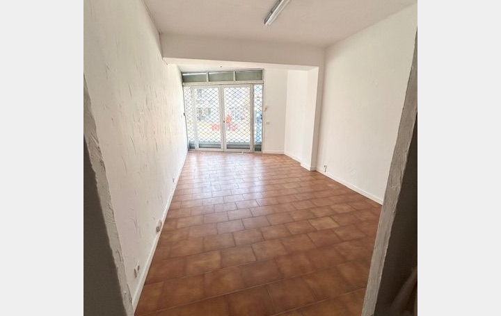 Local / Bureau LE GRAU-DU-ROI (30240) 40 m<sup>2</sup> 750 € 