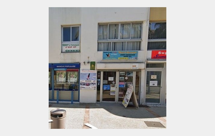 Local commercial LE GRAU-DU-ROI (30240)  40 m2 750 € 