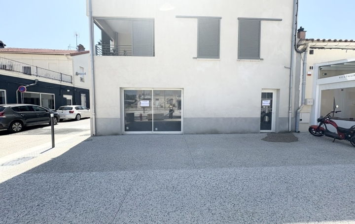 Local commercial LE GRAU-DU-ROI (30240)  41 m2 750 € 