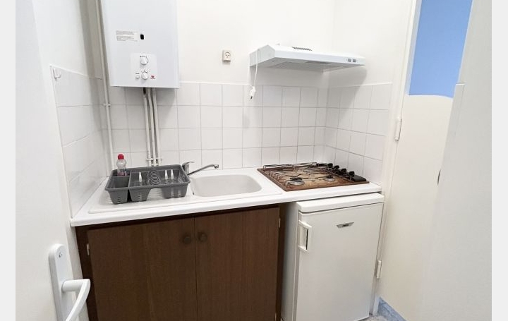 Studio LE GRAU-DU-ROI (30240)  28 m2 200 € 