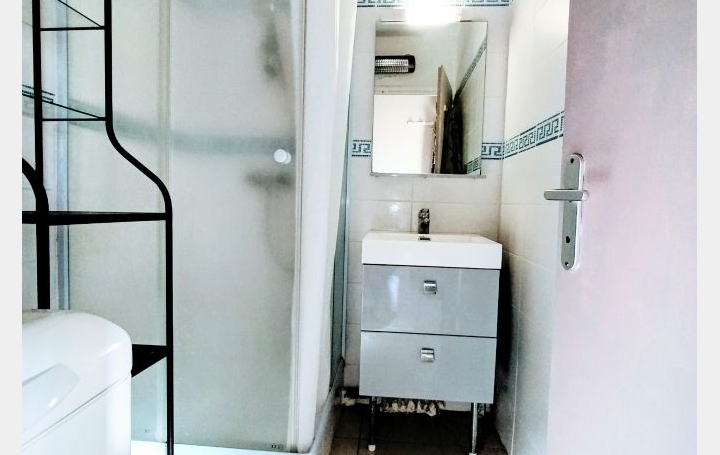 Studio LE GRAU-DU-ROI (30240)  28 m2 370 € 