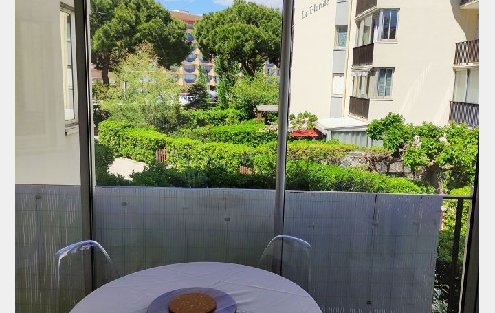 Studio LE GRAU-DU-ROI (30240)  25 m2 650 € 