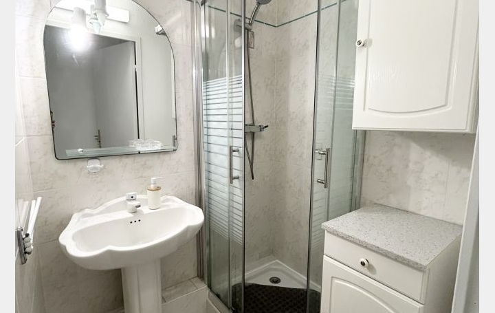 Studio LE GRAU-DU-ROI (30240)  25 m2 650 € 