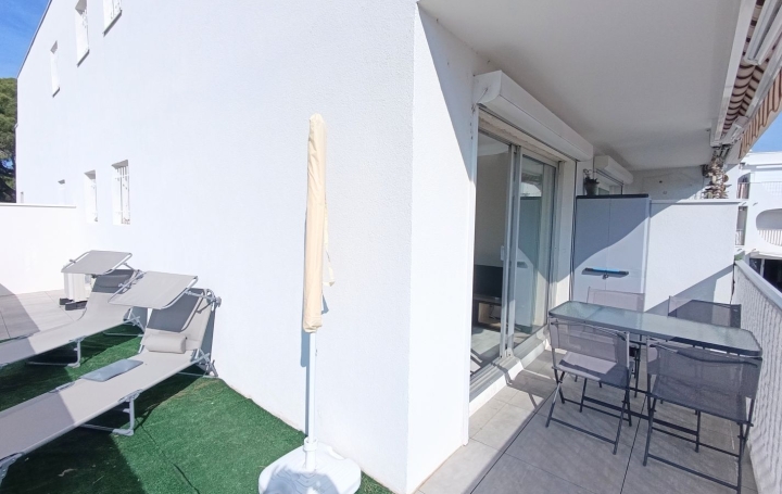Studio LE GRAU-DU-ROI (30240)  18 m2 300 € 