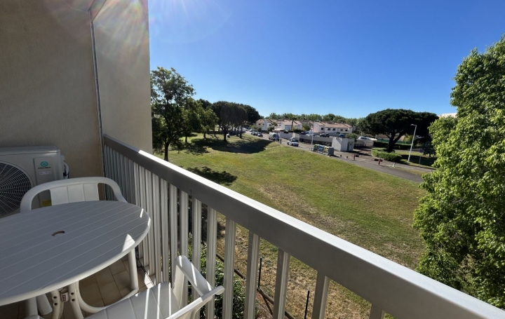 Studio LE GRAU-DU-ROI (30240)  21 m2 260 € 