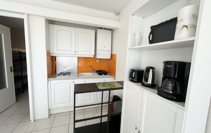 Studio LE GRAU-DU-ROI (30240)  23 m2 360 € 