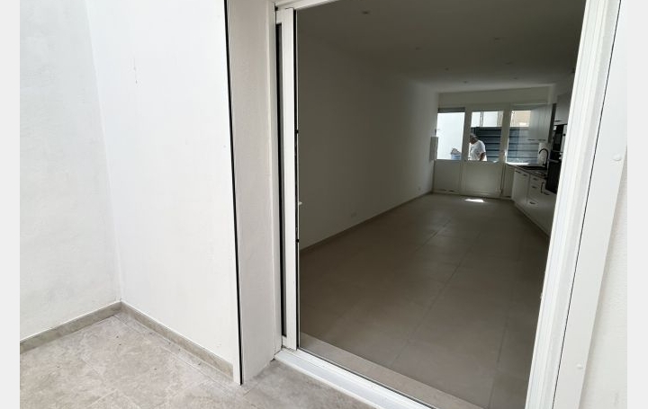 Studio LE GRAU-DU-ROI (30240)  28 m2 700 € 