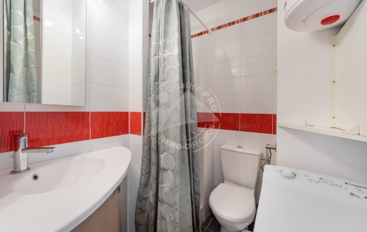 Studio LE GRAU-DU-ROI (30240)  25 m2 267 € 