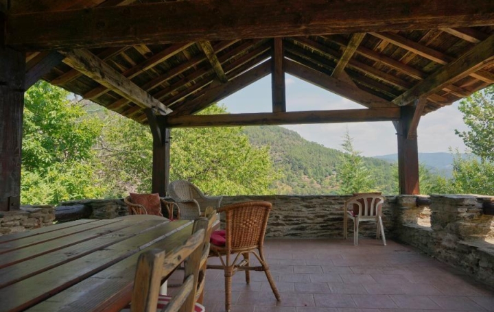 Réseau Immo-diffusion : Maison  SAINT-GERMAIN-DE-CALBERTE  460 m2 0 € 