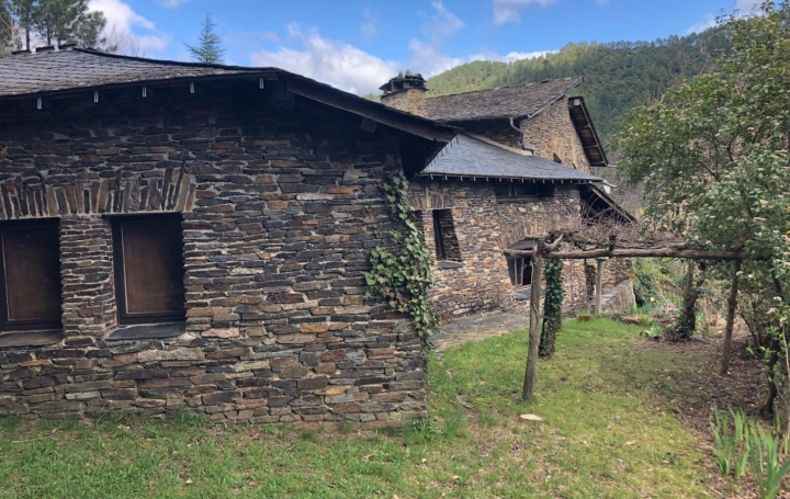 Maison SAINTE-CROIX-VALLEE-FRANCAISE (48110)  275 m2 485 000 € 