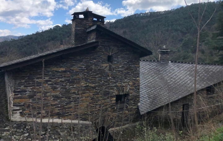 Maison SAINTE-CROIX-VALLEE-FRANCAISE (48110)  275 m2 485 000 € 