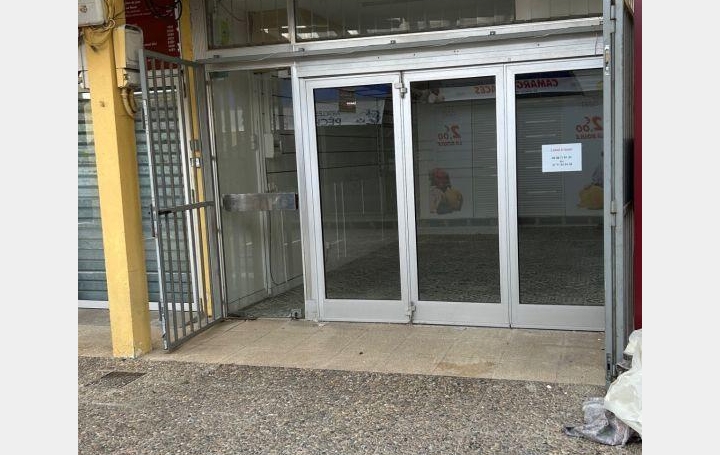 Local commercial LE GRAU-DU-ROI (30240)  24 m2 90 000 € 